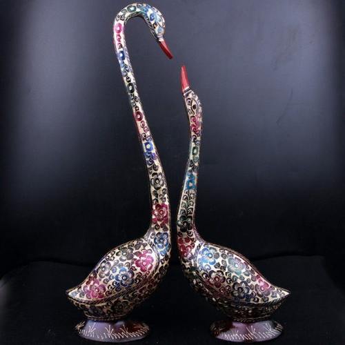 巴基斯坦铜器黑漆彩手工雕刻情侣细颈天鹅动物铜制摆设婚房摆设
