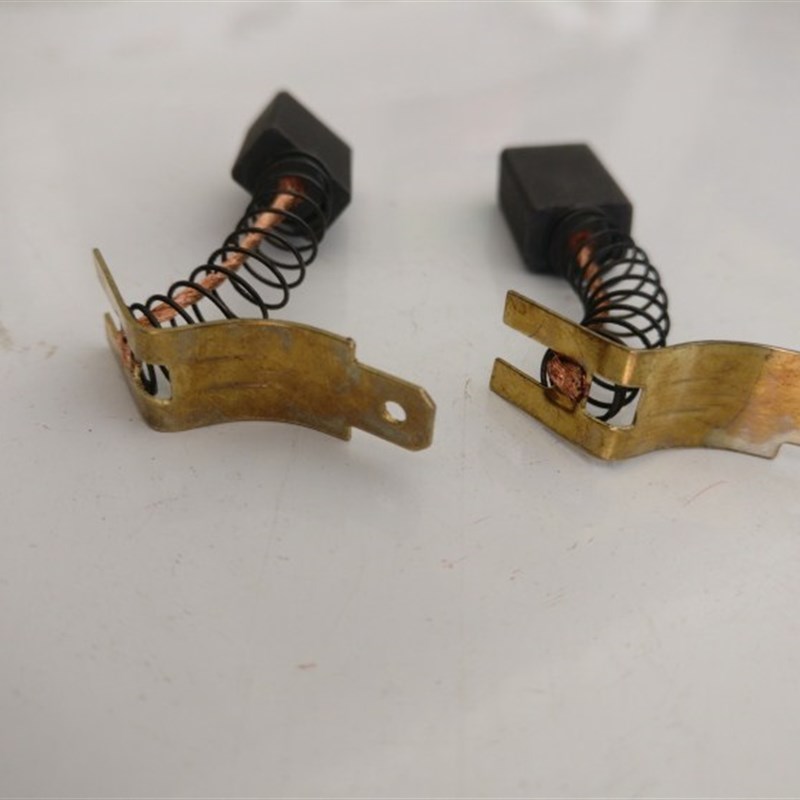 255锯铝机碳刷10寸切铝机铝材切割机碳刷电动工具配件电刷通用型图片