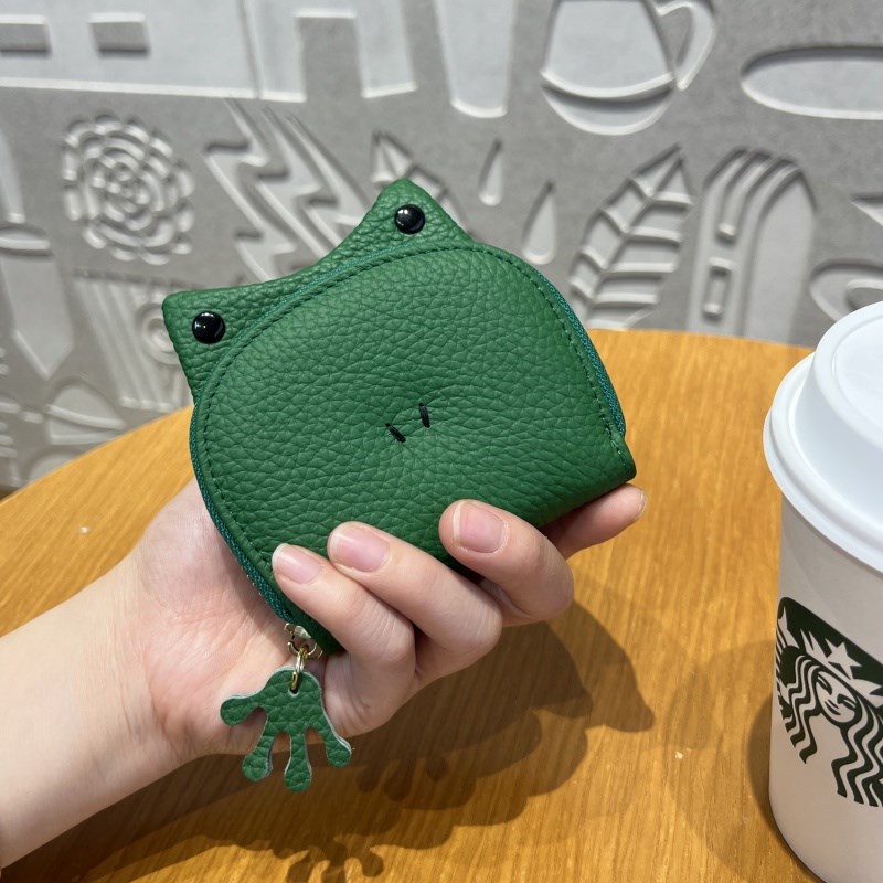真皮卡包女c2025新款网红牛皮小青蛙轻薄证件夹收纳包多卡位大容