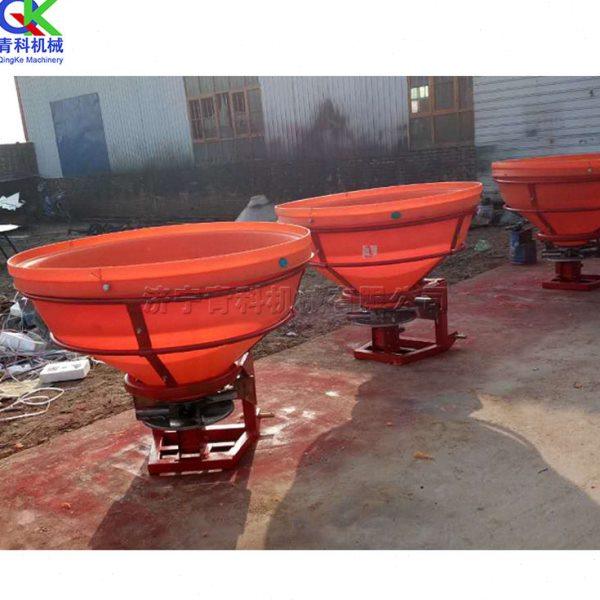 丘陵拖拉机后置撒机 悬挂传动轴施机 20马力塑料桶抛机,农机/农具/农膜,施肥机械,淘宝优惠券,粉丝福利购,淘宝优惠卷