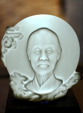 桌面弘一法师头像雕刻摆件德化白瓷人物陶瓷带灯装饰工艺品摆件