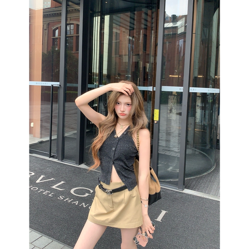 卡其色辣妹风裙裤2025年秋季新款休闲气质高腰A字通勤设计感裙裤