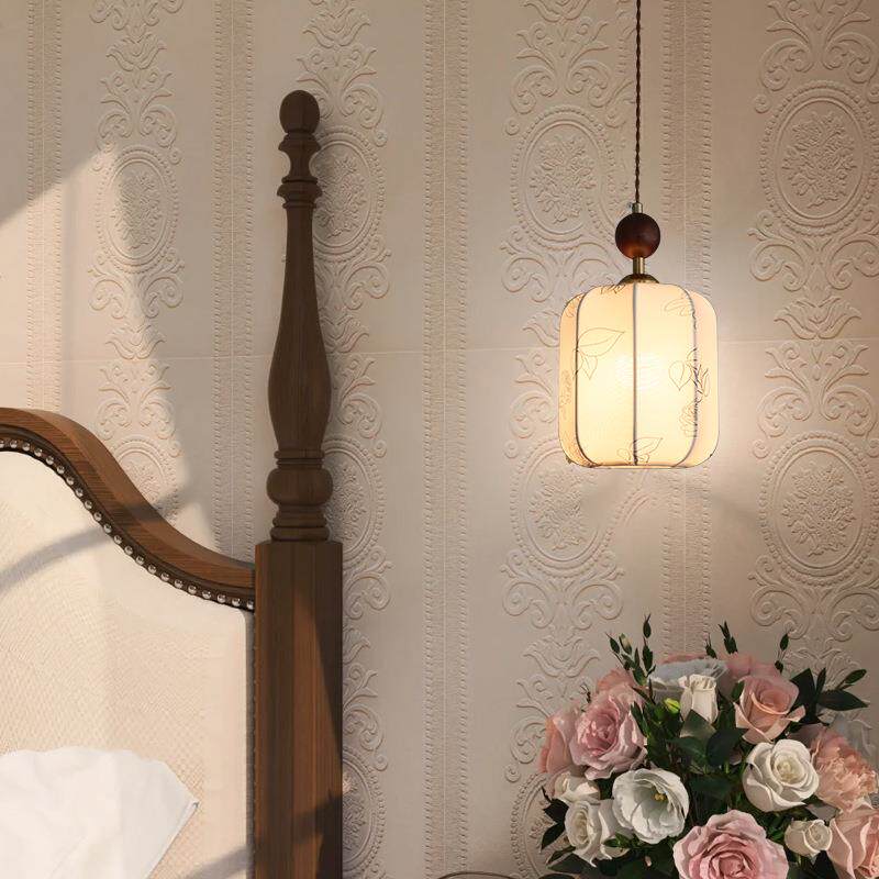 法式中古餐厅布艺吊灯复古包豪斯花纹实木房间卧室衣帽间栗子灯具