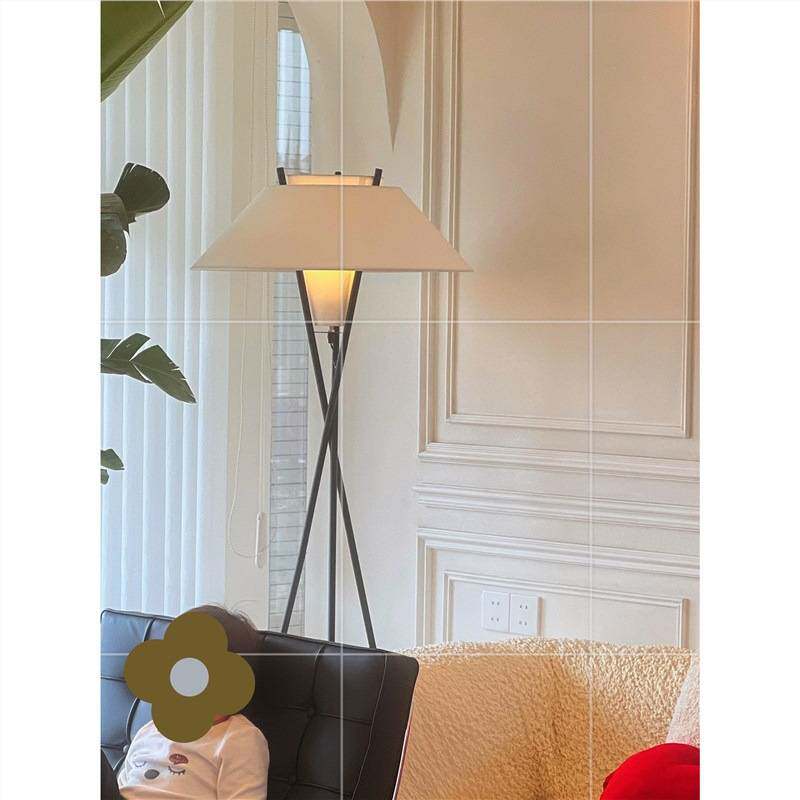 vintage意大利设计师三角落地灯客厅诧寂风样板间卧室钢琴落地灯