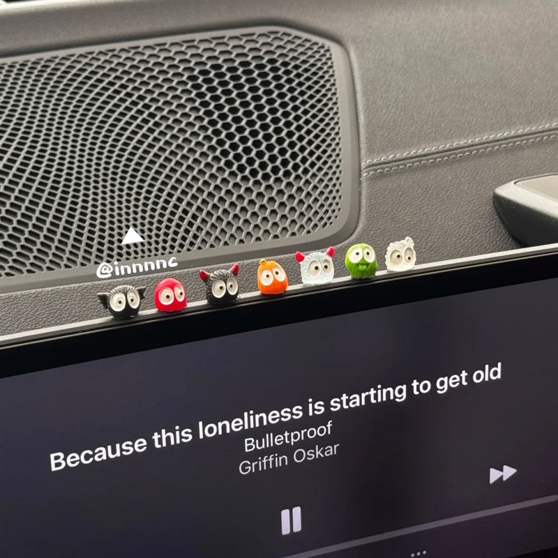 不给糖就捣蛋系列小煤球车w载创意摆件汽车中控台屏幕车载装饰品