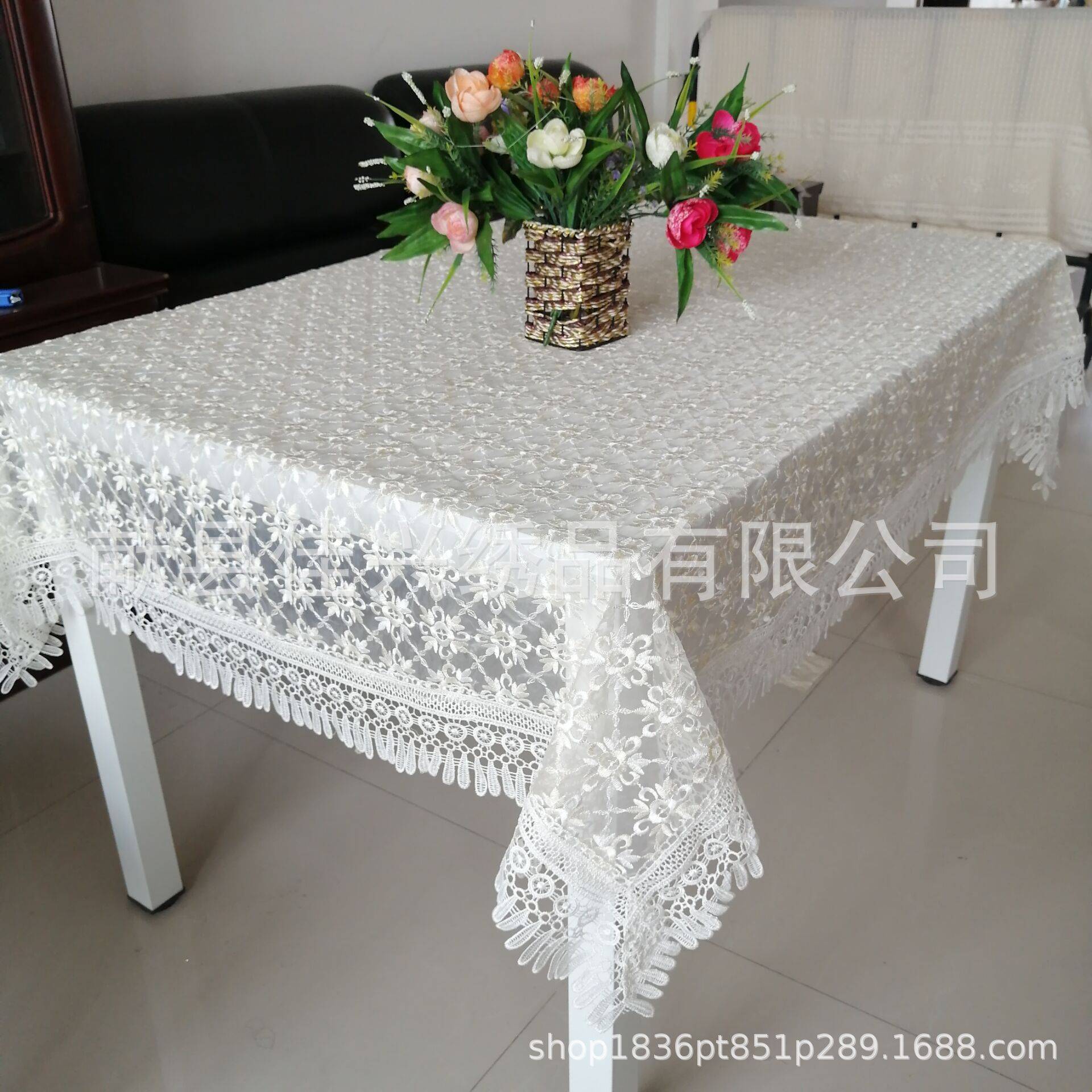 源头厂家电脑刺绣餐桌布现代简约中式蕾丝长方绣花桌布圣诞桌旗