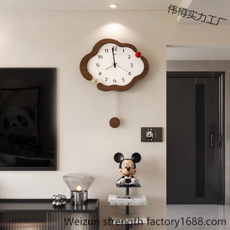 云朵奶油中古风客厅挂钟现代简约家用挂墙时钟免打孔钟表