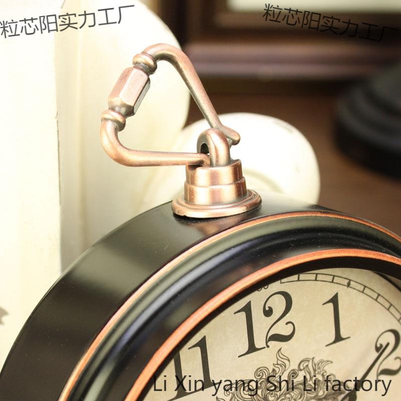 美粒芯阳实家式头小钟台式用床表时钟座钟台钟客厅复古桌闹面静音