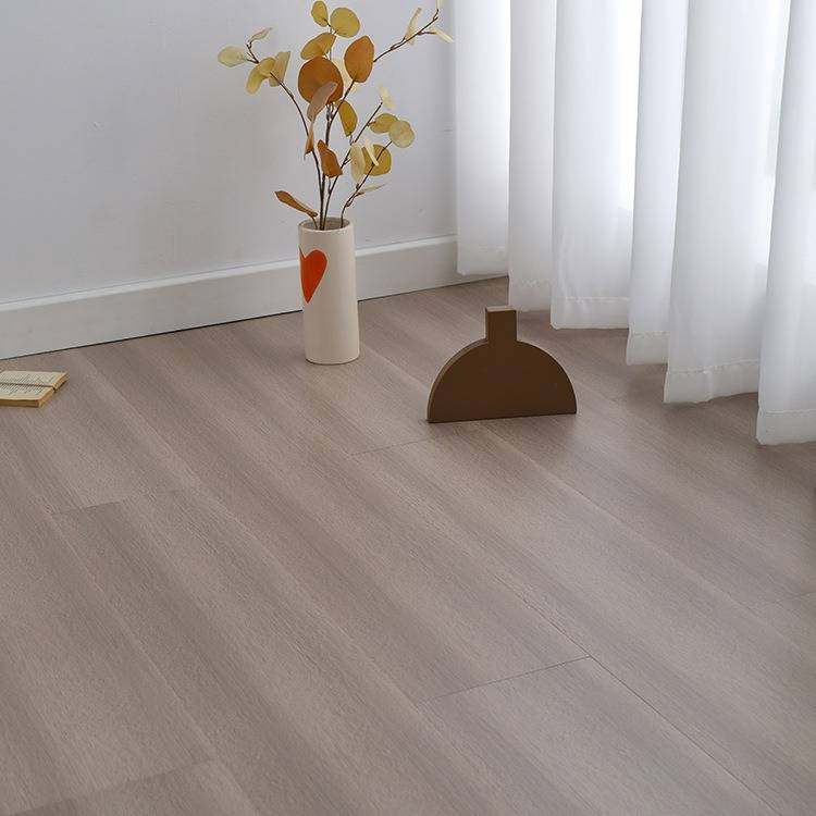 新三层实木肤感漆复合地板现代简约家用环保E0源头厂家原木色木纹