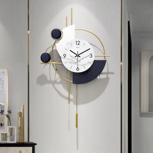 北欧轻奢艺术钟表摇摆挂钟客厅家用创意免打孔壁钟挂墙上现代简约