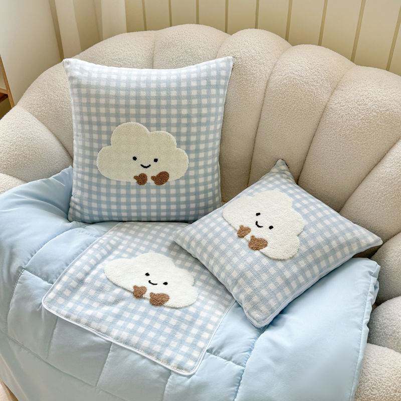 卡通可爱毛巾绣抱枕被子二合一办公室午睡毯子车载便携抱枕被两用