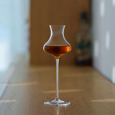 郁金香威士忌烈酒品鉴杯水晶玻璃高脚鸡尾酒杯品鉴会试酒杯闻香杯