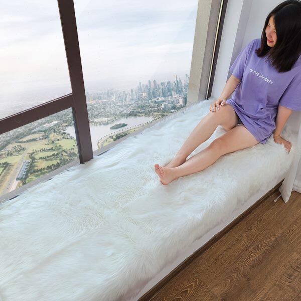 网红羊毛绒飘窗垫轻奢公主风白色窗台垫卧室阳台抱枕装饰四季通用