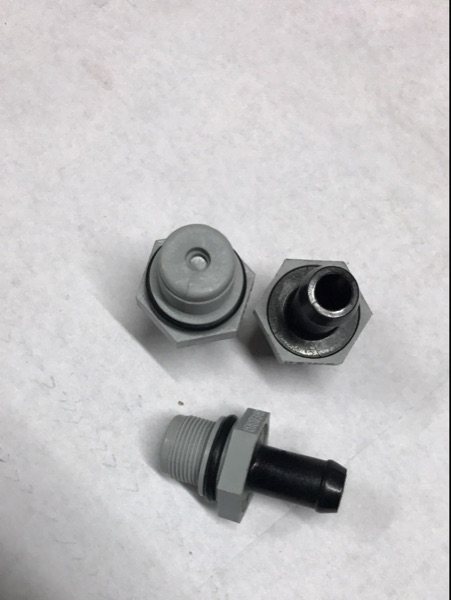 五菱荣光B12单向阀新之光6390鸿途气门室罩PVC阀 废气阀