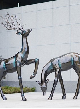 新中式铜抽象梅花鹿草坪装饰售楼处部园林景观摆S件玻璃钢雕塑造