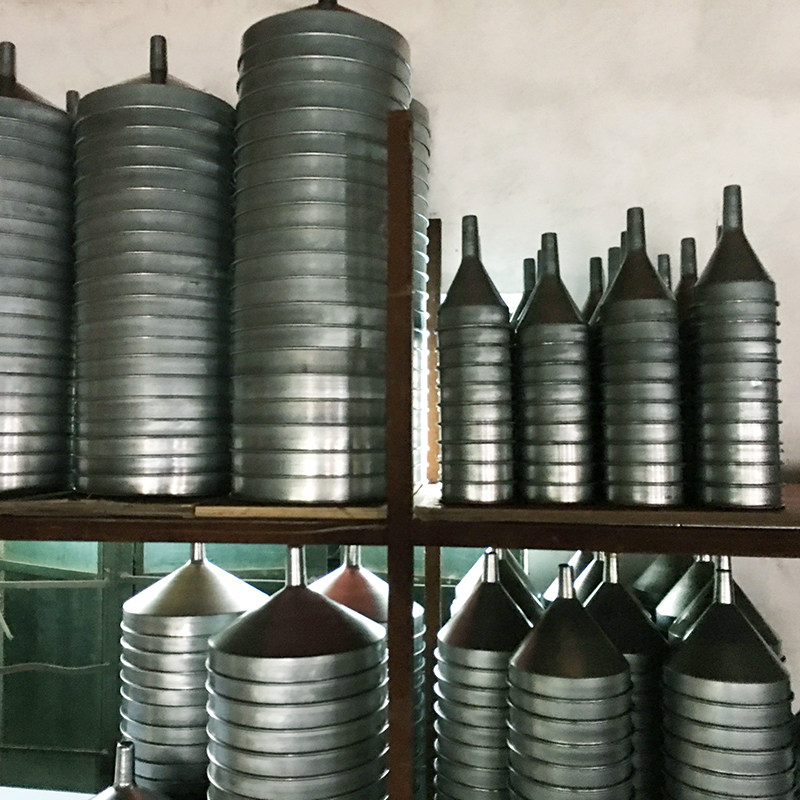 纯手工制作铁皮漏斗白铁皮带漏斗 厂用漏斗 油漏 酒漏 水漏包邮
