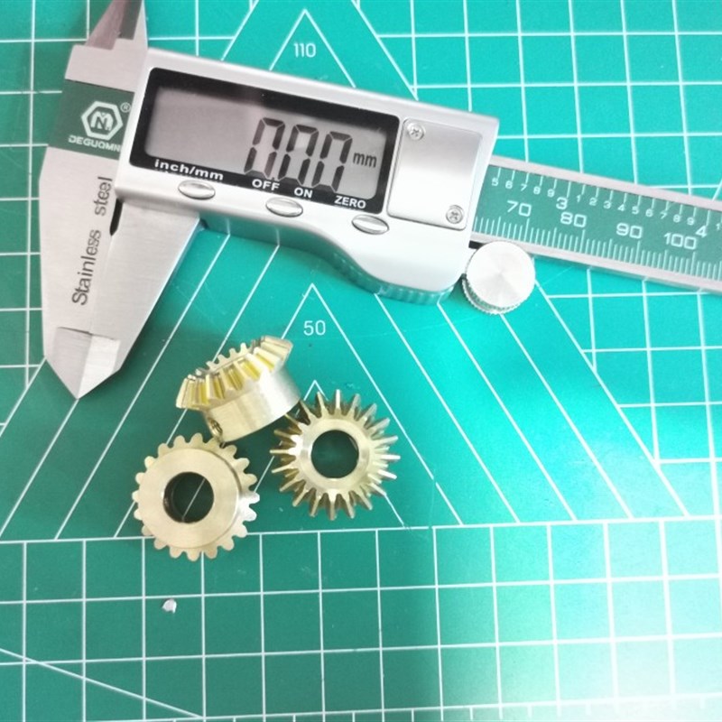 0.3/0.4/0.5/0.8/1模 锥齿轮 伞齿 90度传动 1:1 黄铜 静改动 diy