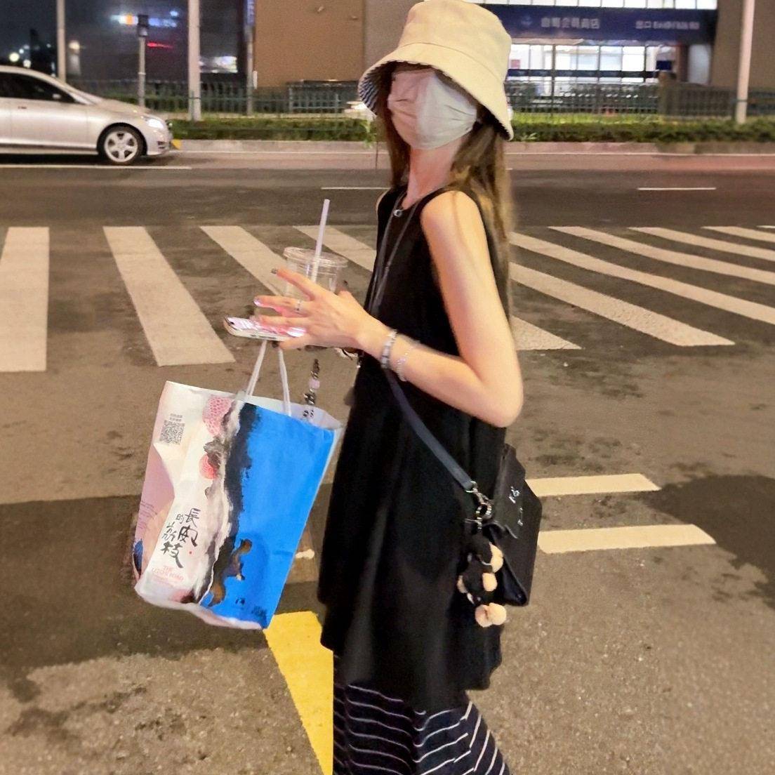 丹麦夏日龟背设计亚麻圆领黑色无袖针织中长款背心