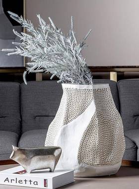 简约现代客厅茶几桌面树脂镂空花瓶花器样板房售楼部小牛动物摆件