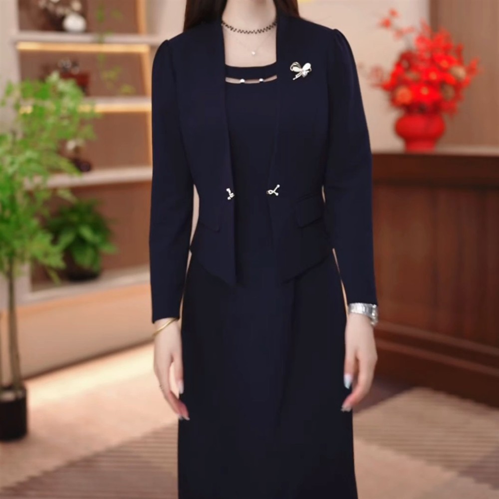 西装连衣裙两件套2026秋季新款收腰简约纯色通勤今年流行时尚套装