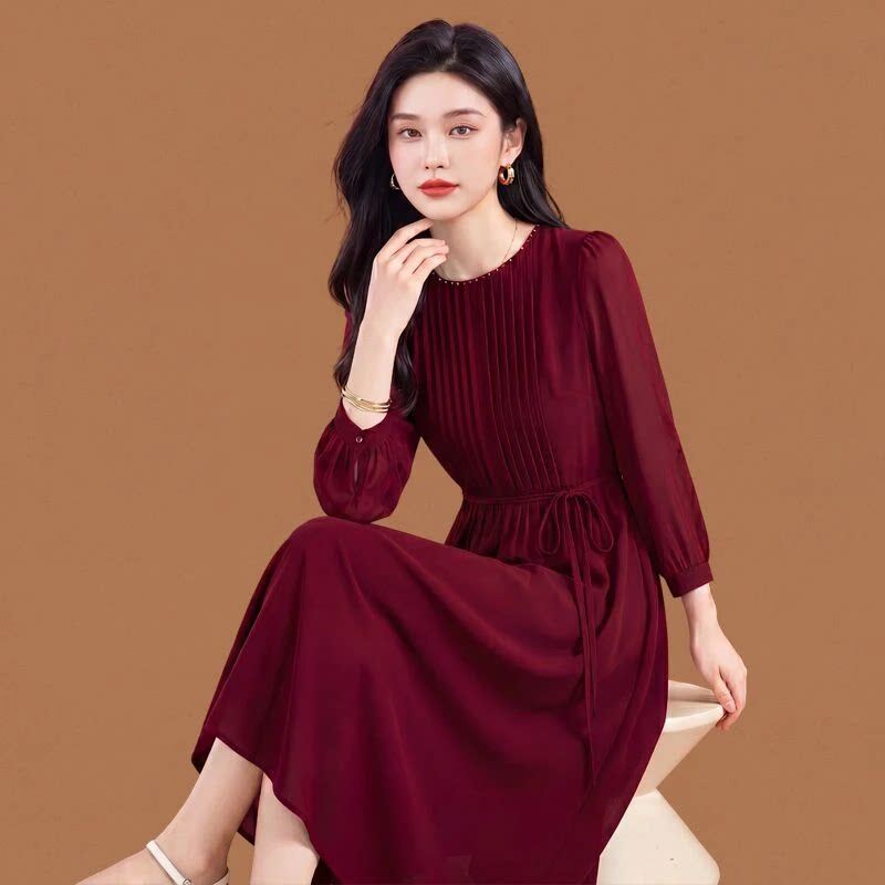 红色连衣裙女2026新款早秋季高级感喜婆婆妈妈装喜宴订婚结婚裙子