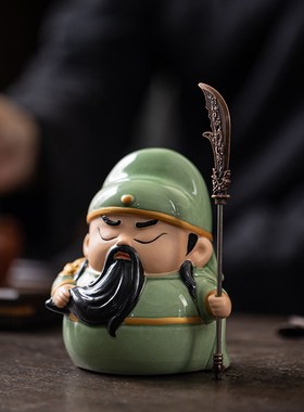 国潮陶瓷关公二i爷家居玄关电视柜桌面摆件Q版武财神办公室装饰品