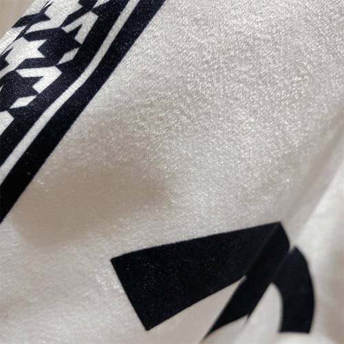 A6L抱枕被子两用折叠二合一多功能轻奢汽车用午睡办公室沙发四季