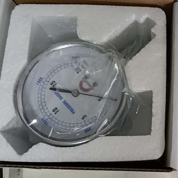 普通加 工精密压力仪表不锈钢油压表压力计径向耐震充油压力表