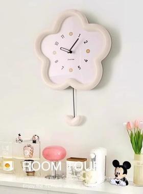 ?油打孔钟表钟网红客厅挂墙2025奶SEK创意花朵音新款静摇摆挂时钟