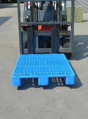 121网川格字型盘塑0料托叉车栈板仓库塑胶地台INV板物流托板