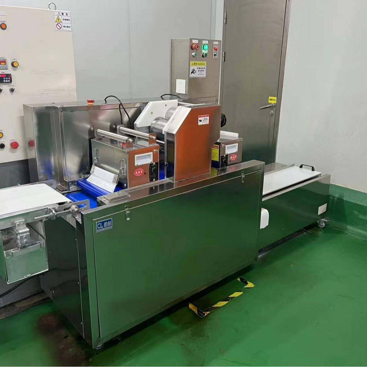 上海叠皮机厂家直销不锈钢压皮机连续碾压厚薄可调混沌皮机饺子