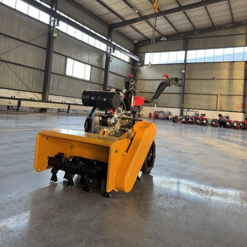 多功能四驱小型柴油除草机果园锄草开沟松土旋耕机犁地除草机