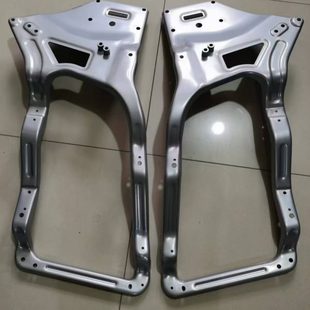 适配解放配件新款J6P前保险杠支架灯框大灯铁制支架j6p大灯支撑架