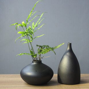 中式禅艺黑色亚光迷你小花器茶道摆件陶瓷手工花瓶水培养植物陶罐