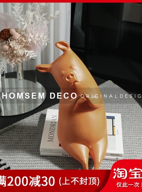 现代家居儿童房坐j姿小猪卡通摆件客厅电视柜酒柜氛围感软装饰雕