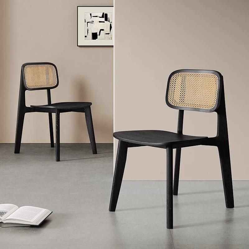 中古风实木餐椅2024新款艺术感法式奶油系编织藤编家用蒲扇yi椅子