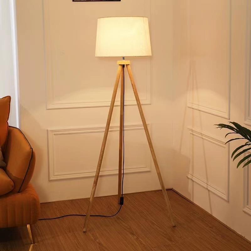 北欧实木落地灯客厅卧室床头酒店装饰灯简约现代创意立式落地台灯