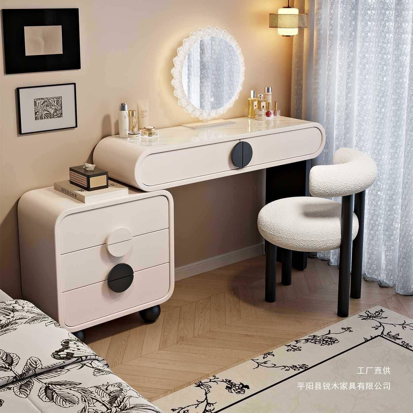 中古奶油风梳妆台卧室现代简约2025新款小户型斗柜一体化妆桌