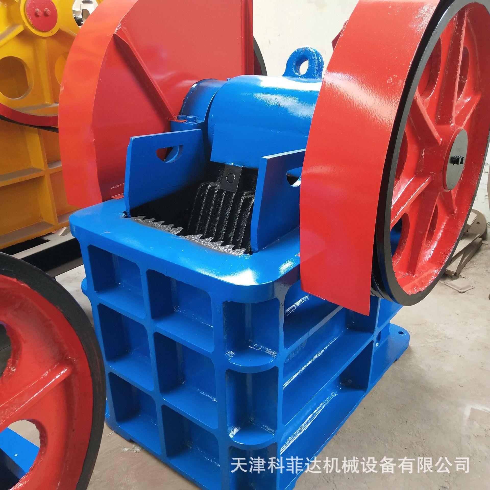 PE250*400颚式破碎机建筑垃圾混凝土预制件路面破石机鄂破机