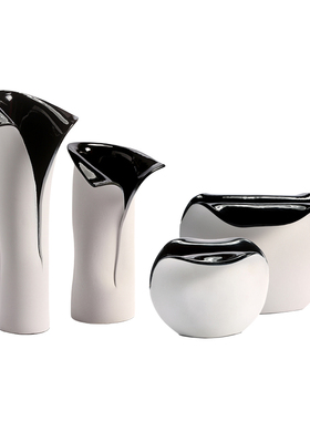 现代简约家居创意白色黑里u陶瓷翻边花瓶样板房酒店插花器软装摆