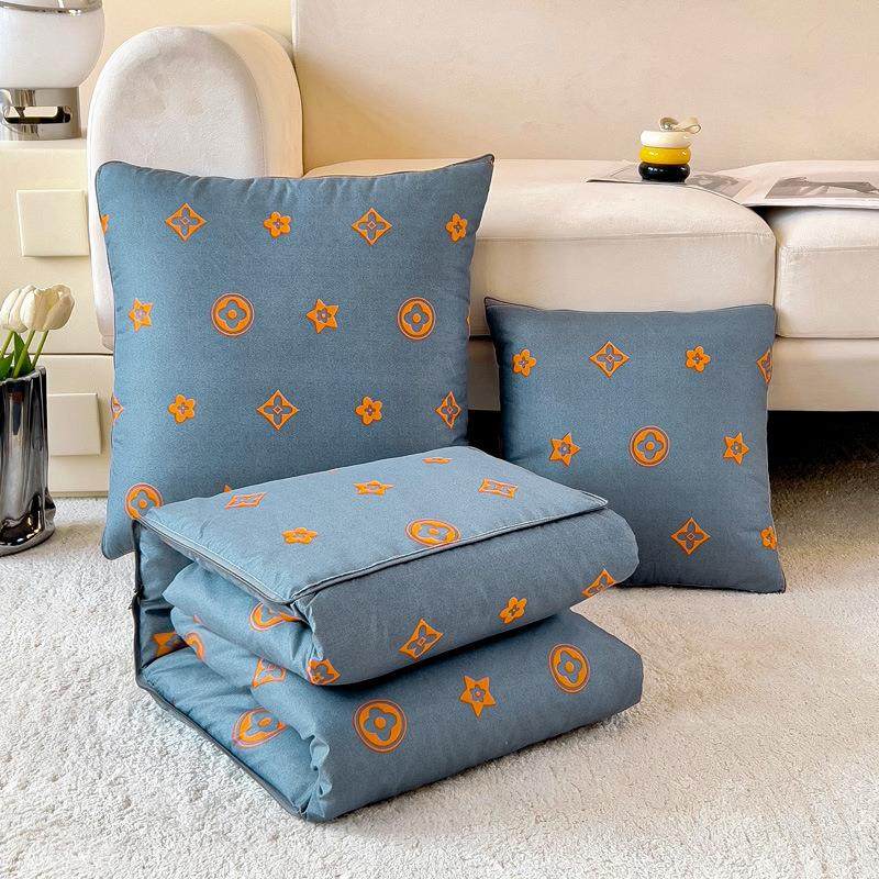 卡通多功能车载靠垫枕头被折叠抱枕被午休被子车内用品礼品空调被,居家布艺,抱枕被,淘宝优惠券,粉丝福利购,淘宝优惠卷