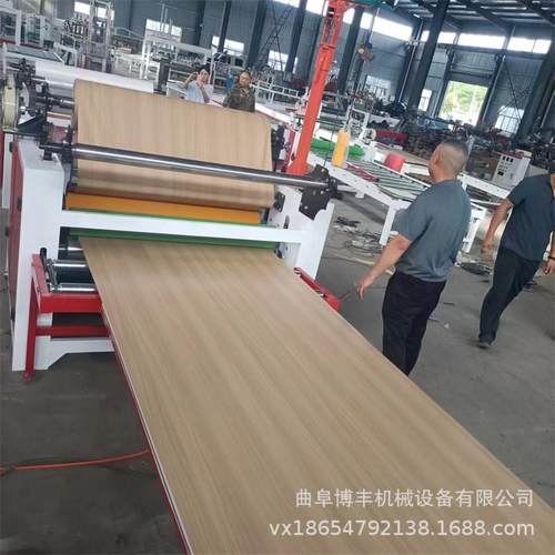 多层板柜门贴面机 pet高光肤感膜pur热熔胶平贴机 墙板覆膜机设备