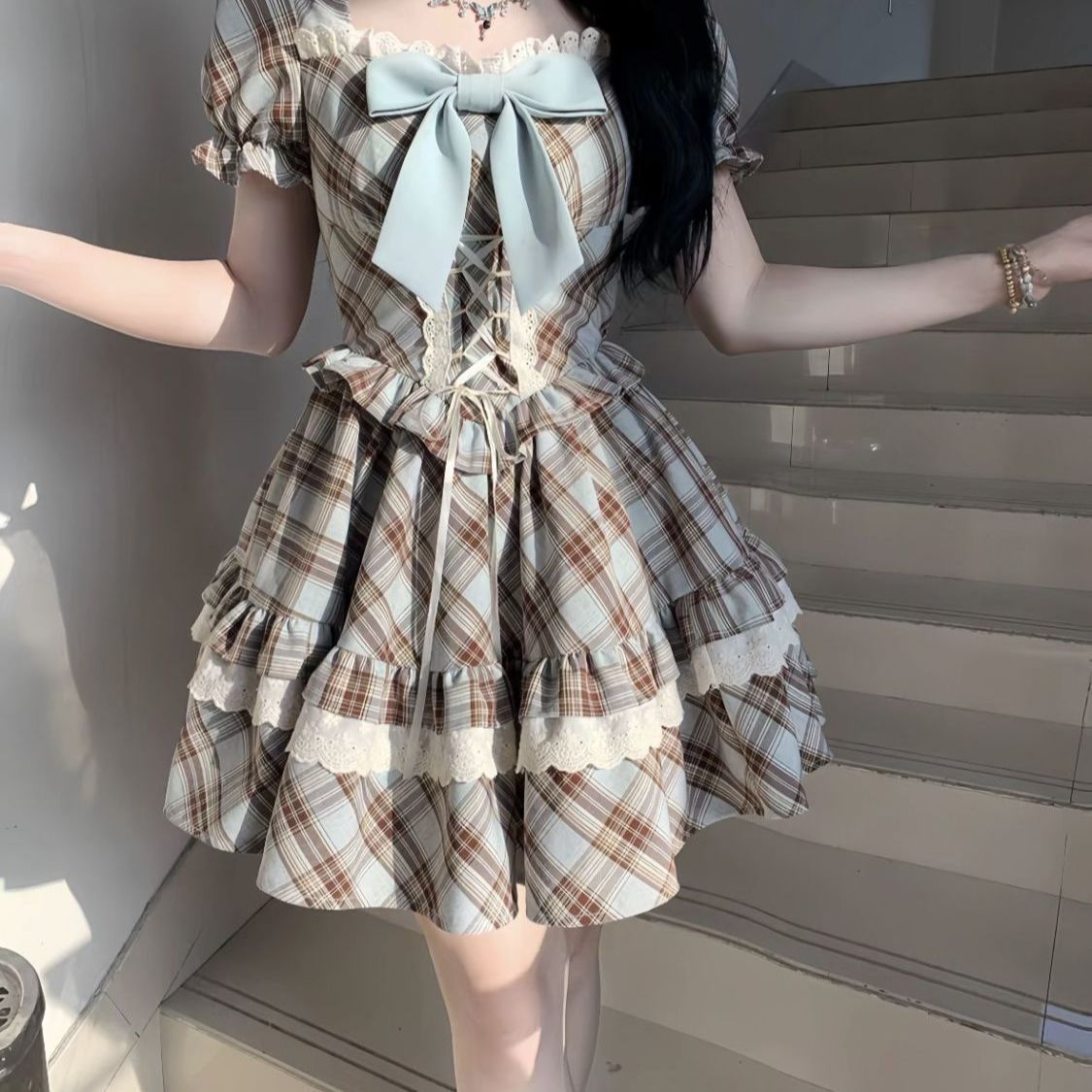 法式复古学院风方领泡泡袖连衣裙夏季甜美少女感蝴蝶结格纹公主裙
