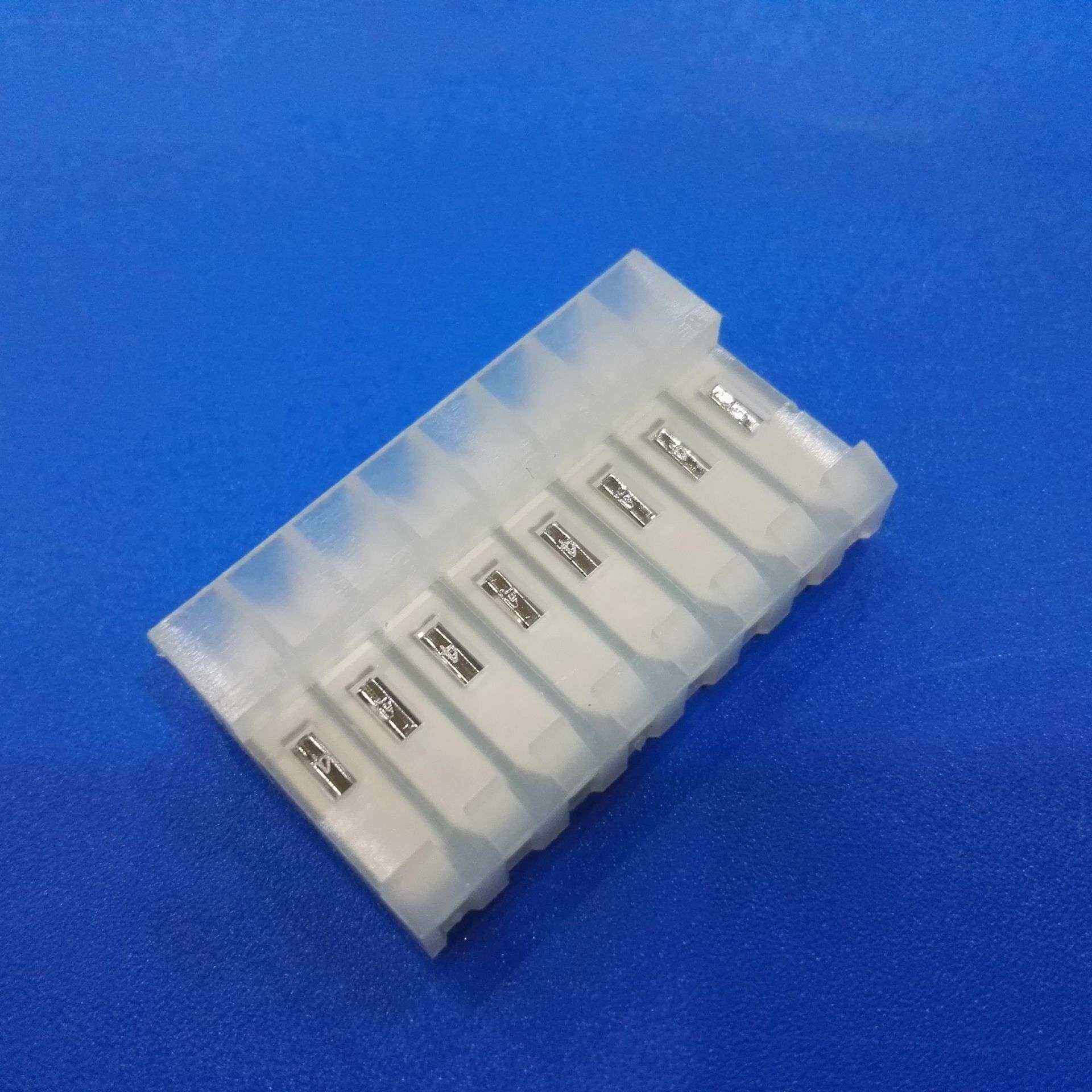D39613.96-2P 8P 12P透明刺破式90度 线对板胶壳连接器