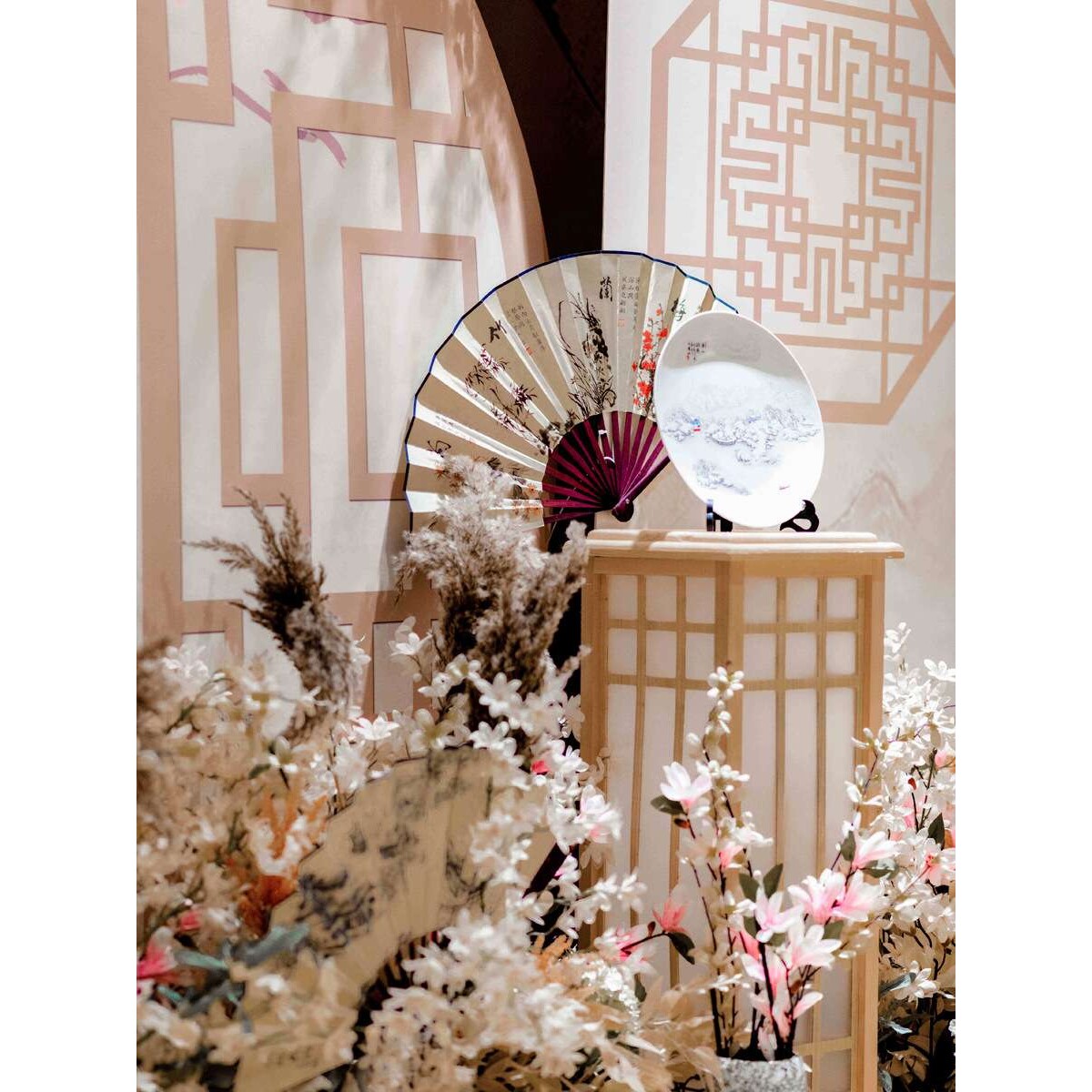 婚庆新中式宫灯立方柱路引灯笼道具婚礼原木路引场景装饰布置摆件