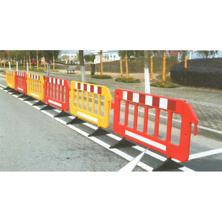 塑料市政围栏 中空围栏 195*100cm塑料围挡 道路用 带反光膜
