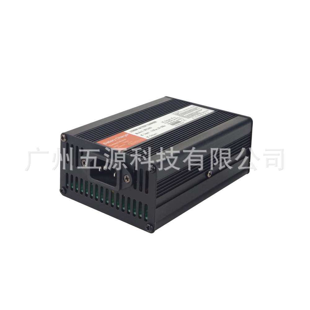 29.2V 8A LifePO4电池充电器,涓流充电器,带冷却风扇多重保护功能