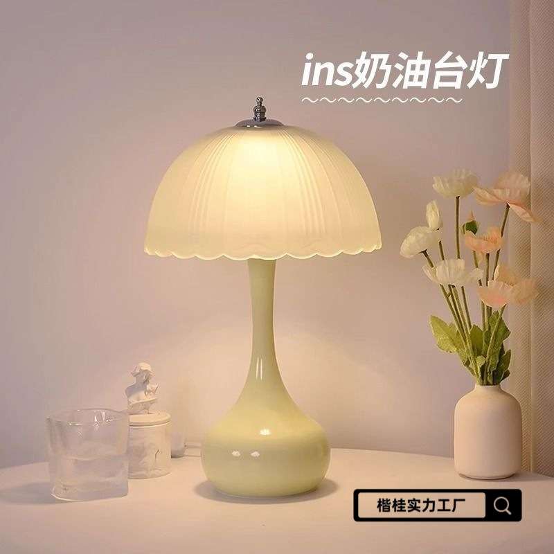 高级简约现代温馨北欧小夜灯复古床头台灯卧室美式浪漫床头灯玻璃