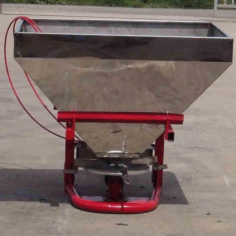 厂家销售各种施肥器拖拉机悬挂撒肥器农用撒肥机价格