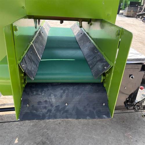 3立方电动撒料车绞龙皮带传送双侧草料撒料机喂牛喂羊自动撒草车